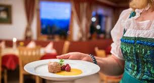 Der talschluss bis zum tuxer hauptkamm bildet das naturschutzgebiet valsertal. Hotel Kaserhof In Vals Ihr 3 Sterne Wellness Hotel In Gitschberg Jochtal