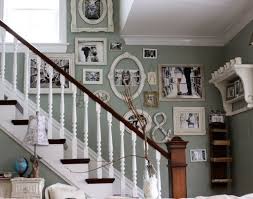 Shabby Chic Wande Welche Dekorationen Passen Zum Stil Familien Wandbilder Familien Fotowande Treppe Haus