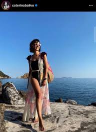 Caterina balivo nasce a secondigliano (na) il 21 febbraio 1980. Caterina Balivo Al Mare L Idromassaggio E Bollente