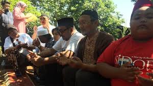 © 2021 כל הזכויות שמורות. Rano Karno Kagum Dengan Sosok Pak Tile Yang Buta Huruf Kumparan Com