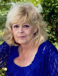 Bonnie Putt's Instagram, Twitter & Facebook