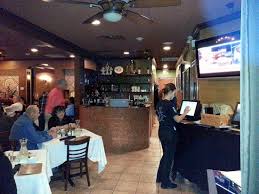 Bake on oven rack or cookie sheet (middle position) for 7 1/2 to 10 min. A 10 In Thin Crust Ground Beef And Sliced Tomato Pizza Picture Of Mamma Maria S Pizzeria Ristorante Bensenville Tripadvisor
