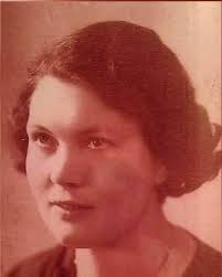 Could someone take a good quality portrait photo of my grandmother?