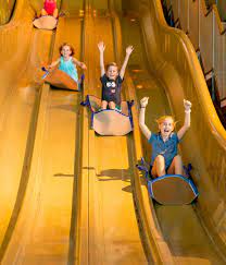 Plopsaqua es uno de los mejores parques acuáticos cubiertos en europa y tal vez incluso del mundo. De Glijbaan Plopsaland De Panne