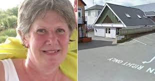 Talented actress Lizzie Thomas collapses and dies while performing lead  role in Swan Song show