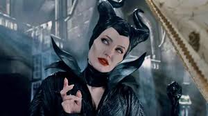 With angelina jolie, elle fanning, sharlto copley, lesley manville. Le Costume De Malefique Angelina Jolie Dans Le Film Malefique Spotern
