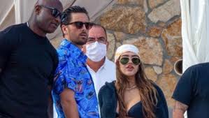 Get the latest scott disick news, articles, videos and photos on the new york post. Scott Disick Amelia Hamlin On Mexico Vacation For New Year S Pic Hollywood Life