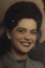 Robin Dill's Instagram, Twitter & Facebook