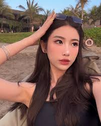 Jasmin Tan's Instagram, Twitter & Facebook