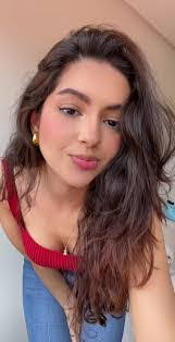 Adriana Curbelo's Instagram, Twitter & Facebook