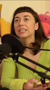 Lindsay Hampton's Instagram, Twitter & Facebook