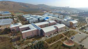 Yarın saat 15:00' da kırıkkale üniversitesi rektörlük binası senato salonunda kırıkkale valisi sayın yunus sezer ve rektörümüz prof. Kirikkale Universitesi Derslikler Ve Merkezi Birimler Insaati