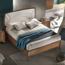 Per realizzare l'imbottitura sono necessari due cuscini e due tipi diversi di fodere. Letto Matrimoniale Curvo Con Imbottitura Idfdesign