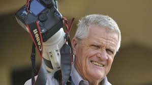 Oval salutes media's magnificent seven