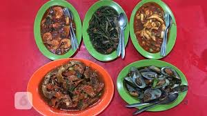 See more ideas about fish and seafood, culinary, indonesian food. Kuliner Malam Jumat Kenikmatan Pedas Manis Seafood Yang Yahud Lifestyle Liputan6 Com