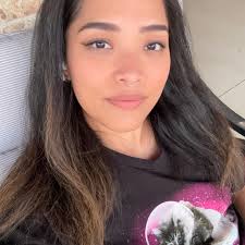 How to prevent phone overheating during live shows?