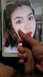 Her Sizzling Tweets - Guaranteed to Arouse and Please Every Time