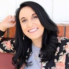 Shellie Costa's Instagram, Twitter & Facebook