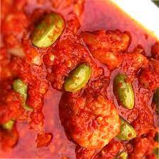 Beri garam, gula dan merica.setelah santan agak menyusut, masukkan kentang, ati dan cabe merah. Sambal Goreng Udang