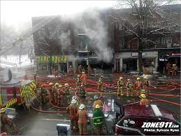 Le brasier a fait au moins deux blessés, confirment les autorités. Incendie Majeur Sur La Rue Saint Denis A Montreal Actualites Zone911 Media Collaboratif