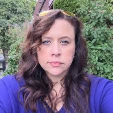 Mandi Lynch's Instagram, Twitter & Facebook