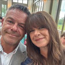 Omg we are finally booked 😃 Okies a total novice here and someone who  daily wears jeans/leggings.. ladies please help me with my shopping list  which boots, coat, trousers, gloves ?? Do