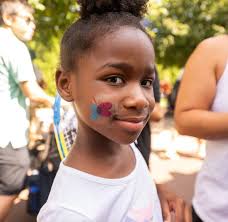⭐️ Staff Spotlight ⭐️ Meet Dr. Stephanie Bernard, an Assistant Professor of  Newborn Medicine. Last week, Dr. Bernard received a shout-out for her  mentorship and guidance. We're thankful for you, Dr. Bernard!