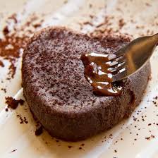 Fondant Au Chocolat Simplissime Minute Recette Recette Fondant Au Chocolat Recette Fondant Moelleux Au Chocolat
