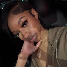 Vanessa Hanna's Instagram, Twitter & Facebook