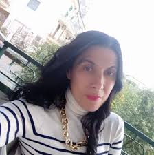 Ecco come delle semplici meringhe possono diventare un dolcetto  sorprendente moderno e colorato. RICETTA > http://bit.ly/meringhecolorate