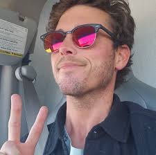 Robert Williams Marcus Billings Jordan Billings Joshua Kerwood Spriganz  Aaron Johnson Billy Jenkins and any and all creative peoples. I need your  help making a decision. I'm like 🤏🤏 close to seeing