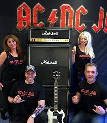 Rune larsen (born 8 august 1948) is a norwegian journalist, singer, musician, record producer and television presenter. Rune Larsen Gadjoswing Twitter