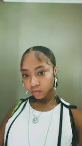 Cara Mcelroy's Instagram, Twitter & Facebook