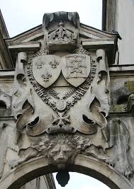 Compiegne Blason Hotel De Ville De Compiegne Wikipedia Blason Hotel De Ville Statue Equestre