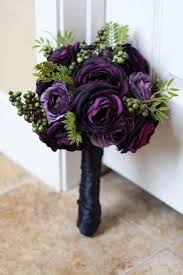 Follow step by step tutorials to make bridal bouquets, corsages, boutonnieres, church decorations, pew ends, reception centerpieces and outdoor wedding flowers. Ranunculus Wedding Bouquet Weddingelation