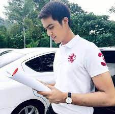Ku tak berharap kau cintaiku ku tak berharap kau balas cintaku yang ku harap kau izinkan aku mencintaimu cinta ini sudah terlanjur kumiliki dari dirimu biarkan cintaku bersamamu meski ragaku tak bisa bersamamu ku tak. Biodata Aliff Aziz Pelakon Izinkan Aku Mencintaimu