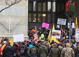 Here are some cost estimates for moving from florida to pittsburgh (923 miles) depending on the size of your home: Pro Gun Activists Protest Proposed Firearm Legislation In Pittsburgh Whyy