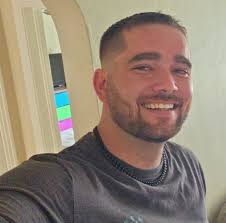 Dustin Poirier did not win the BMF belt, but he got the BDE (best dad ever)  belt made by his daughter ❤️🥲