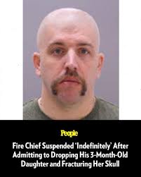 🔗: bit.ly/4hDkolt A fire chief in Pennsylvania has been arrested and  "suspended indefinitely" after admitting to dropping his 3-month-old baby,  leading to her skull being fractured. 📷️: Falls Township Police