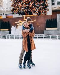 Frame your photo with an icy heart. 35 Amazing Winter Photoshoot Ideas To Try This Winter
