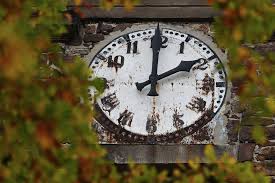 Daylight savings time change announcement for 2025
