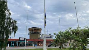 Ett flygplan har kraschat vid örebro flygplats. Ovs6pwl5r Bmm