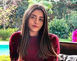 Sıla türkoğlu, 1999 yılında i̇zmir'de dünyaya gelmiştir. Sila Turkoglu Kimdir Kac Yasinda Ve Nereli
