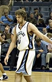 Having inherited their parents' genes for tallness, pau is 7 feet tall, marc stands at a height of 6 feet 11 inches while the youngest of the trio, adrià has a height 6 feet 10 inches. Pau Gasol Wikipedia