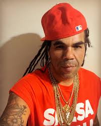 Aprende De Mí... Yo Brillo En La...