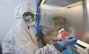 La variante delta del coronavirus, dominante en el reino unido, es 60% más contagiosa que su predecesora, la alfa, afirma un estudio publicado el viernes, antes de que el gobierno anuncie su decisión sobre el levantamiento de las últimas restricciones. 8wbjcw87wdembm