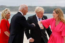 Se på kvalitets nyheter bilder og fotografier tatt av noen av verdens beste fotografer. Am Tag Zuvor Am Freitag Grossbritanniens Premierminister Boris Johnson Und Ehefrau Carrie Johnson Begrussen Den Us Prasidenten Joe Biden Und Die First Lady Jill Biden