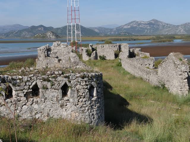 Në Vraninë, ku Oso Kuka, hodhi vetën në erë në kullën e barotit me qindra  malazias - Prointegra