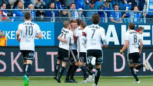 For en kamp av molde fk! Bendtner Kunst Da Rbk Parkerte Molde I Gullkampen Vg