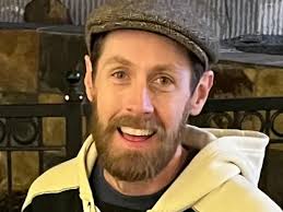 Book a massage with Mack Winters